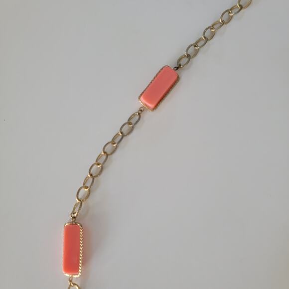 Vintage Gold Tone Chain Necklace Coral Pink Rectangle Bead 36 Inch Retro Jewelry - Picture 2 of 10